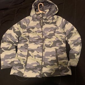 CAMO WOMANS PUFFER JACKET